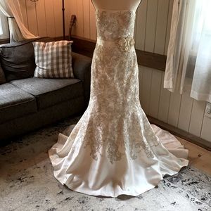 Oleg Cassini wedding dress